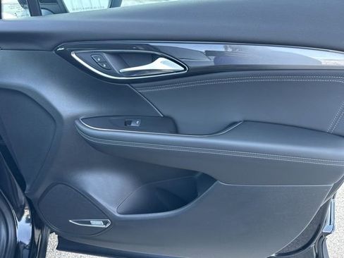 Used 2025 Buick Envision Preferred image 39