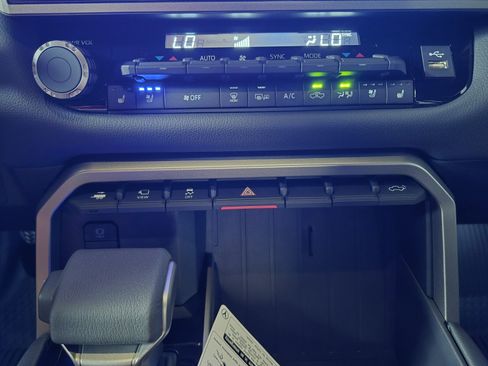 New 2026 Toyota Tundra Limited AWD/4WD image 27
