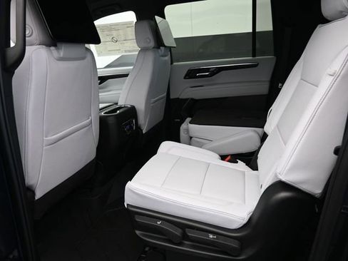 New 2026 Chevrolet Suburban High Country image 18