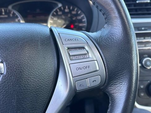 Used 2016 Nissan Altima 2.5 SV w/ Convenience Package FWD image 18