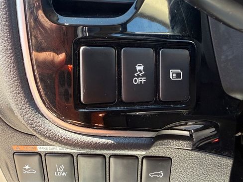 Used 2020 Mitsubishi Outlander FWD image 30