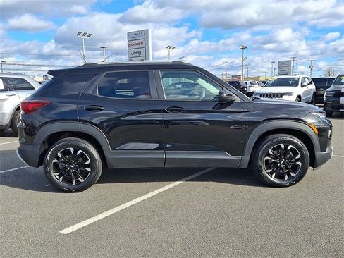 Used 2022 Chevrolet TrailBlazer LT w/ Sun and Liftgate Package image 26
