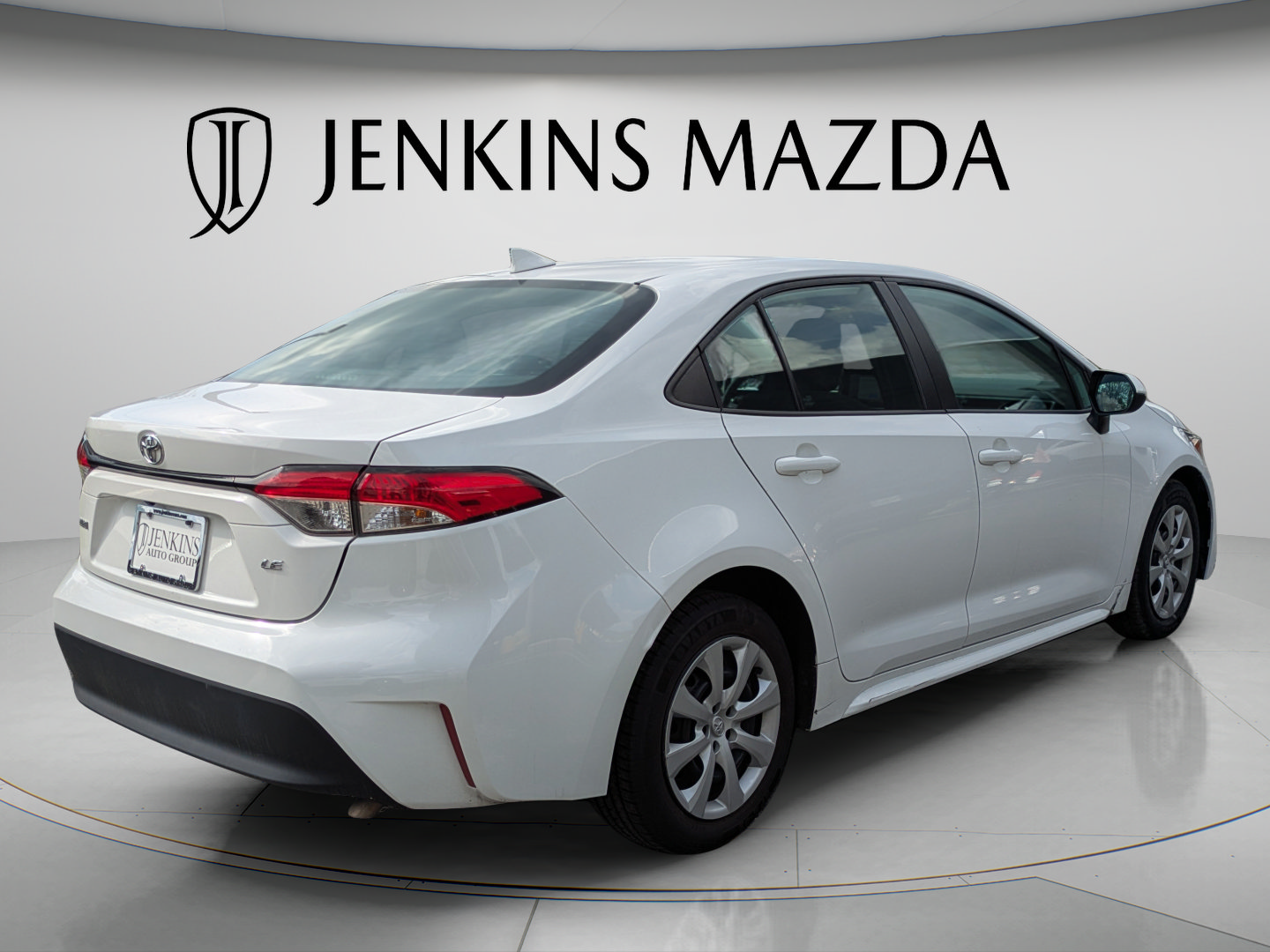 Used 2024 Toyota Corolla LE FWD image 3