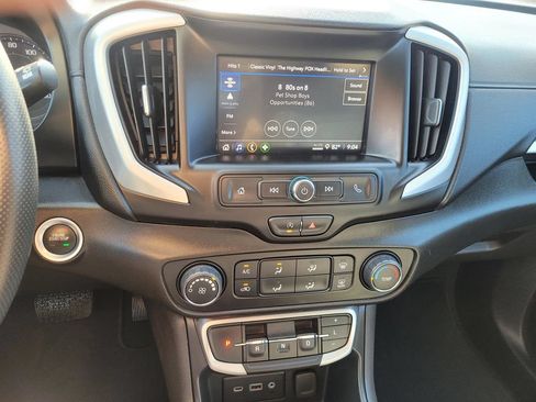 Used 2024 GMC Terrain SLE AWD/4WD image 21