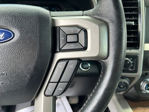 Used 2018 Ford F150 Lariat w/ Equipment Group 502A Luxury AWD/4WD image 14