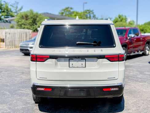 Used 2022 Jeep Wagoneer Series III w/ Premium Group I AWD/4WD image 19
