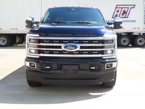 Used 2024 Ford F350 Platinum w/ FX4 Off-Road Package AWD/4WD image 17
