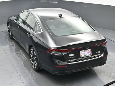 Certified 2025 Honda Accord Touring image 31