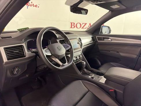 Used 2022 Volkswagen Atlas Cross Sport SE FWD image 12