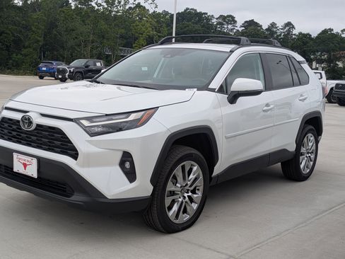 Certified 2025 Toyota RAV4 XLE Premium FWD image 1