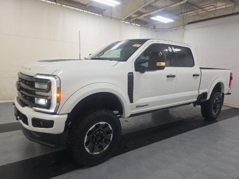 Used 2024 Ford F250 Platinum w/ Tremor Off-Road Package AWD/4WD image 2