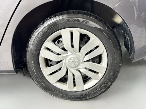 Used 2017 Honda Fit LX image 32