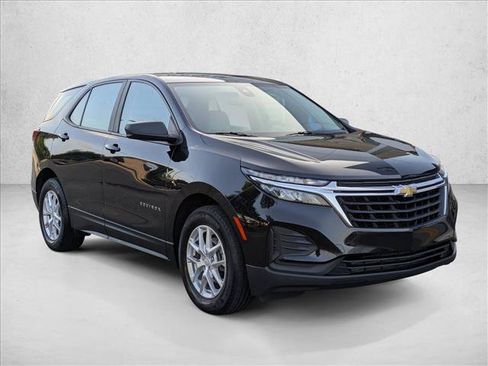 Used 2022 Chevrolet Equinox LS FWD image 3