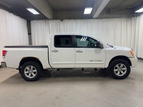 Used 2013 Nissan Titan SV image 3