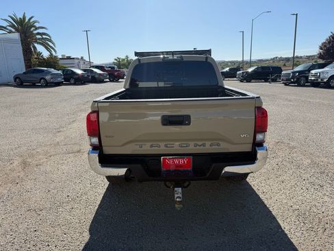 Used 2018 Toyota Tacoma TRD Off-Road AWD/4WD image 6