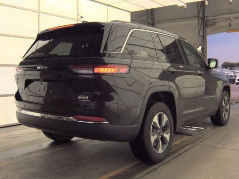 Used 2024 Jeep Grand Cherokee Limited 4xe image 3