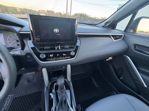 Used 2025 Toyota Corolla Cross AWD Hybrid image 15