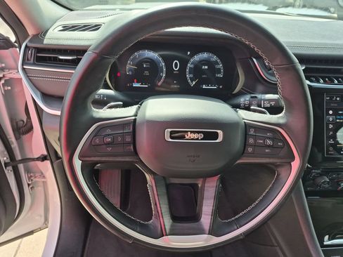 Used 2021 Jeep Grand Cherokee L Limited AWD/4WD image 14