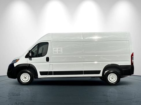 Used 2025 RAM ProMaster 2500 w/ Storage Group image 7