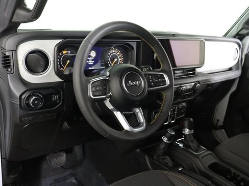 Used 2024 Jeep Wrangler Sahara image 24