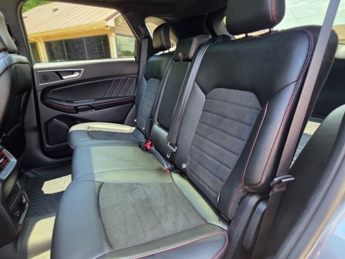 Used 2021 Ford Edge ST-Line FWD image 19