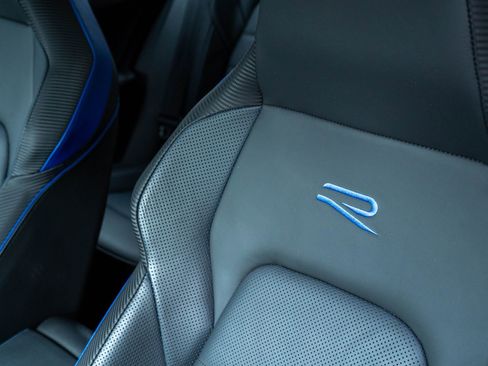 Used 2024 Volkswagen Golf R 2.0T image 19