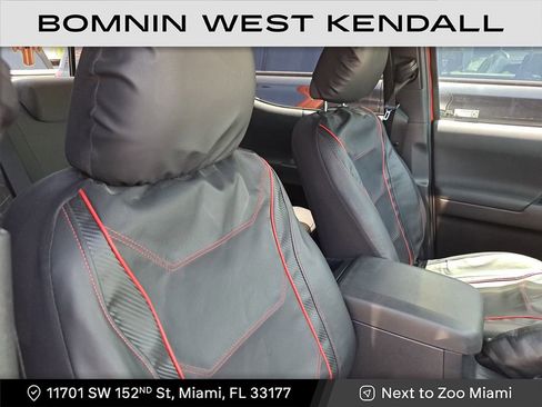 Used 2017 Toyota Tacoma SR image 11