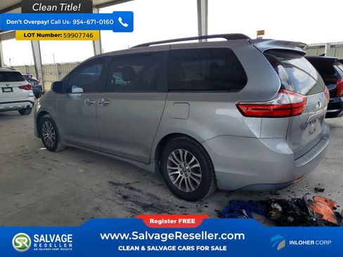 Used 2018 Toyota Sienna XLE FWD image 3
