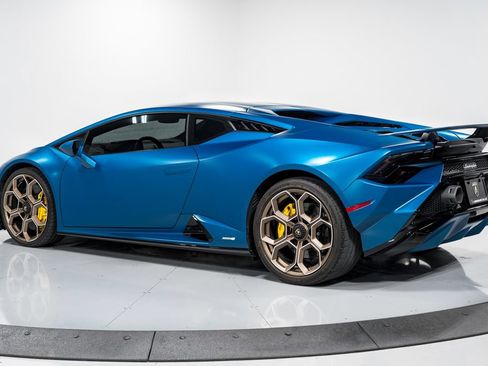 Used 2023 Lamborghini Huracan Tecnica RWD image 5