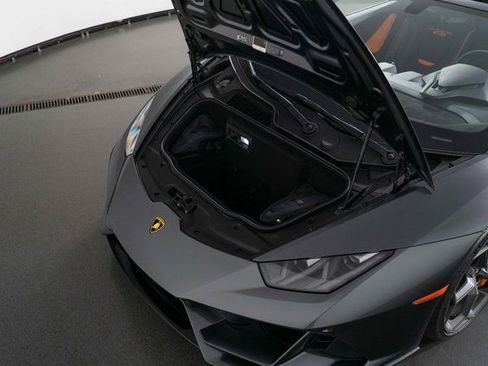 Used 2024 Lamborghini Huracan EVO image 27
