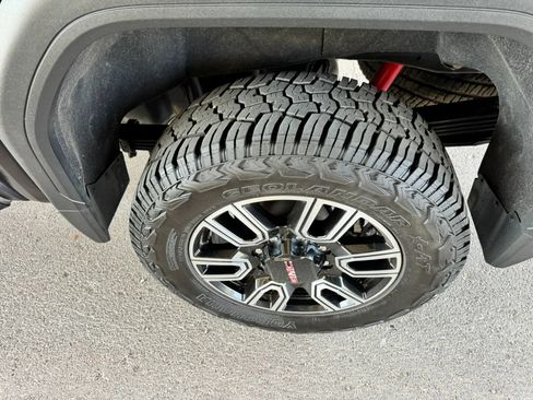 Used 2023 GMC Sierra 2500 AT4 w/ AT4 Premium Plus Package AWD/4WD image 33