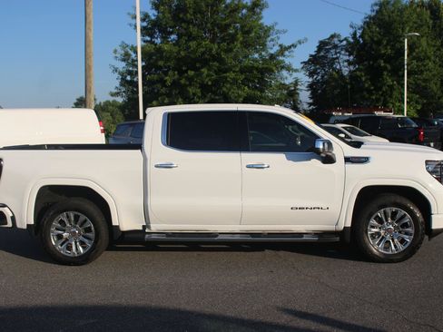 Used 2023 GMC Sierra 1500 Denali w/ Technology Package AWD/4WD image 8