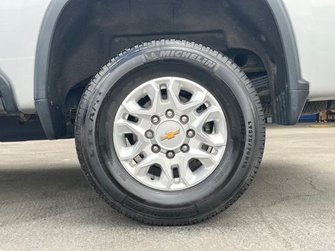 Used 2022 Chevrolet Silverado 2500 LTZ w/ LTZ Plus Package AWD/4WD image 3