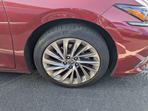 Used 2019 Lexus ES 350 Ultra Luxury w/ Accessory Package 2 image 10