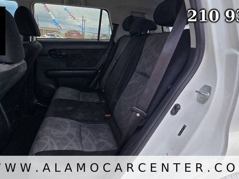 Used 2014 Scion xB FWD image 26