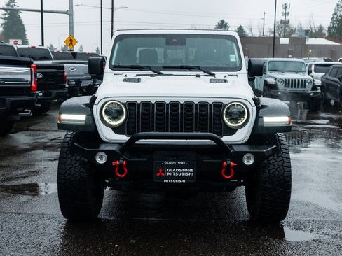 Used 2024 Jeep Gladiator Rubicon w/ Convenience Group image 2