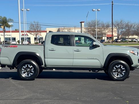 Used 2023 Toyota Tacoma TRD Off-Road AWD/4WD image 3