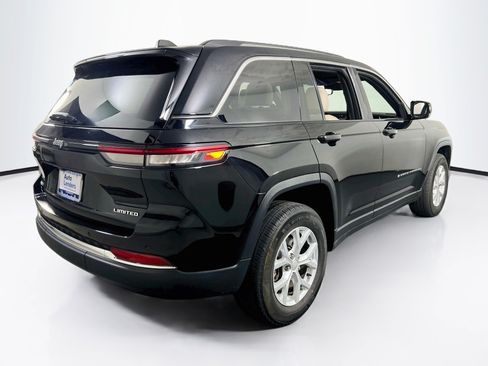 Used 2023 Jeep Grand Cherokee Limited AWD/4WD image 5