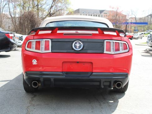 Used 2010 Ford Mustang GT RWD image 6