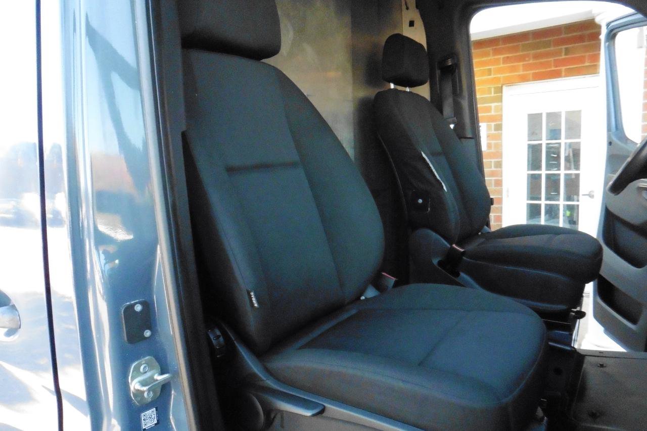 Used 2019 Mercedes-Benz Sprinter 144 image 9