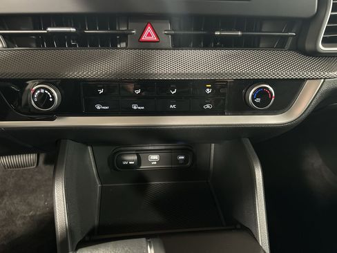 Certified 2025 Kia Sportage LX image 23