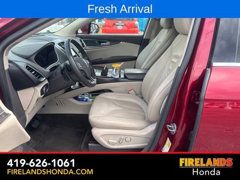 Used 2017 Lincoln MKX Select w/ Select Plus Package FWD image 19