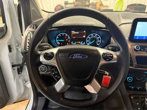 Used 2022 Ford Transit Connect XL image 8
