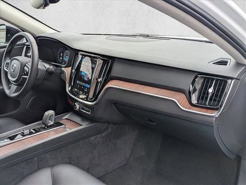 Used 2023 Volvo S60 B5 Plus w/ Protection Package Premier image 21