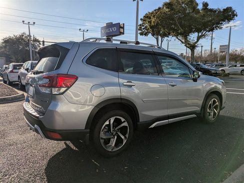 Used 2022 Subaru Forester Touring image 6