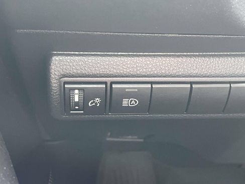 Used 2022 Toyota Corolla SE FWD image 24