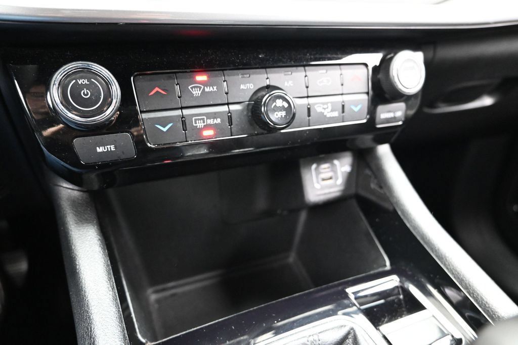 Used 2025 Jeep Compass Limited AWD/4WD image 42