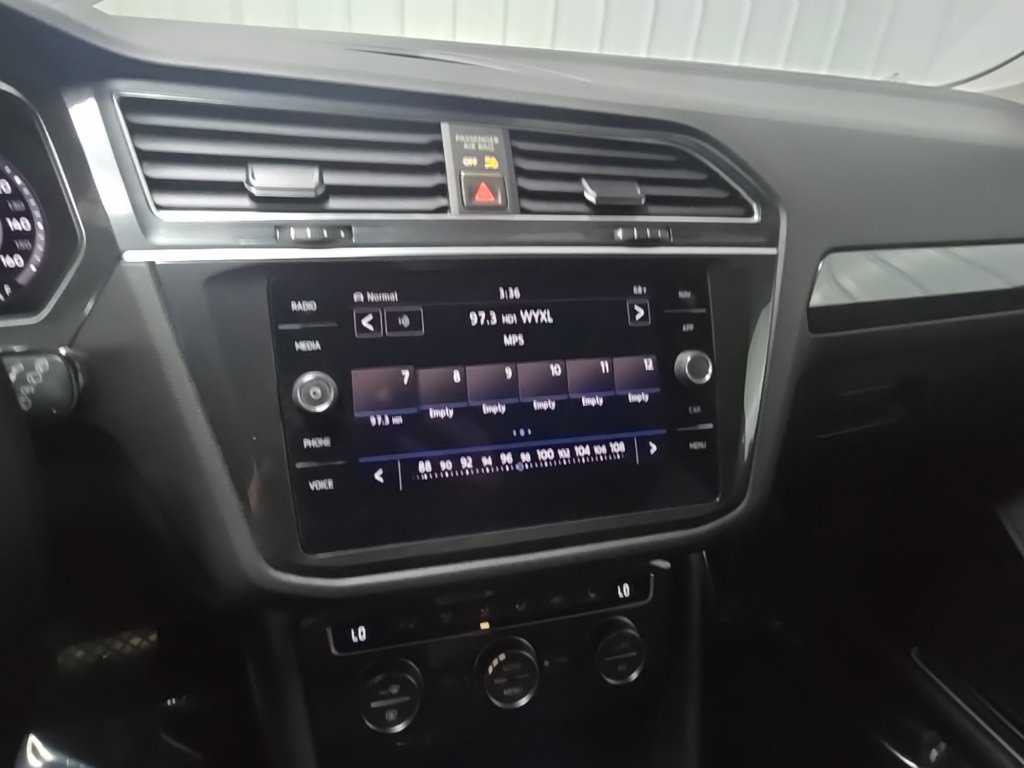 Used 2018 Volkswagen Tiguan SEL Premium AWD/4WD image 26