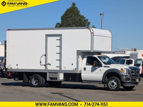 Used 2015 Ford F550 2WD Regular Cab Super Duty image 1