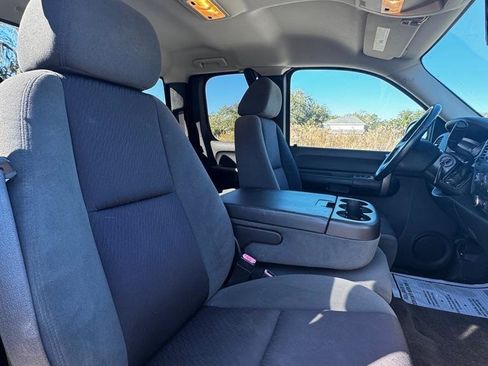 Used 2009 Chevrolet Silverado 1500 LT w/ Regional Value Package image 14